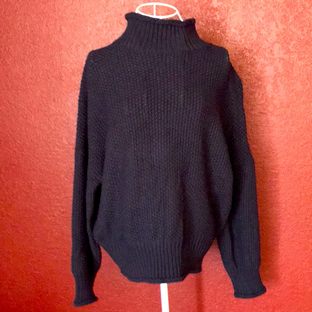 Pullover sweater